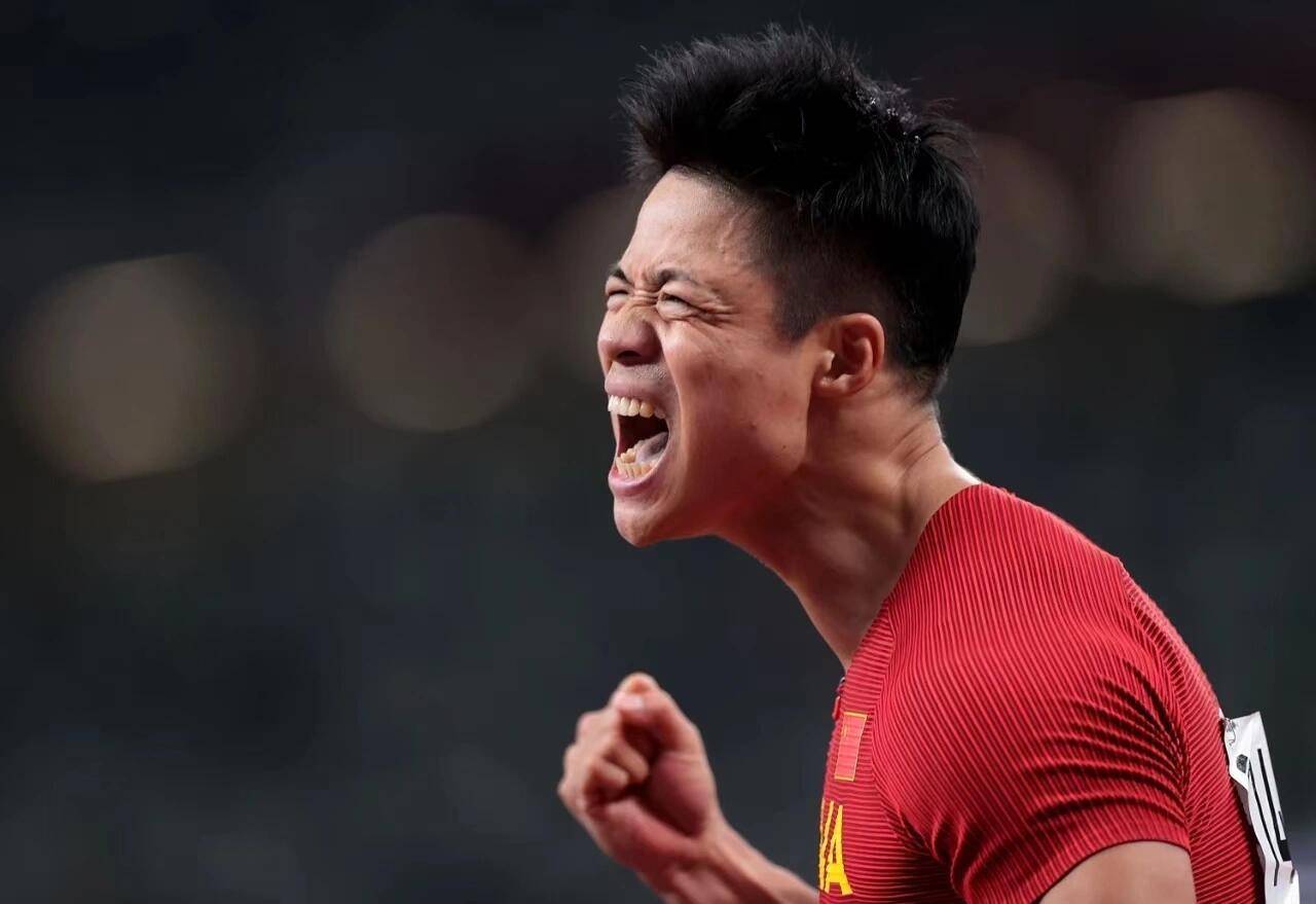IM电竞体育平台-德约科维奇击败老对手苏炳添，晋级之路一路高歌